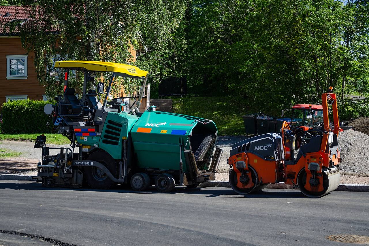 Road paving and asphalt works