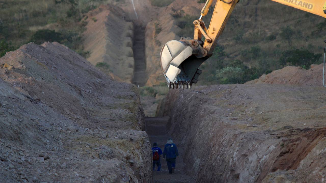 Pipeline trench excavation